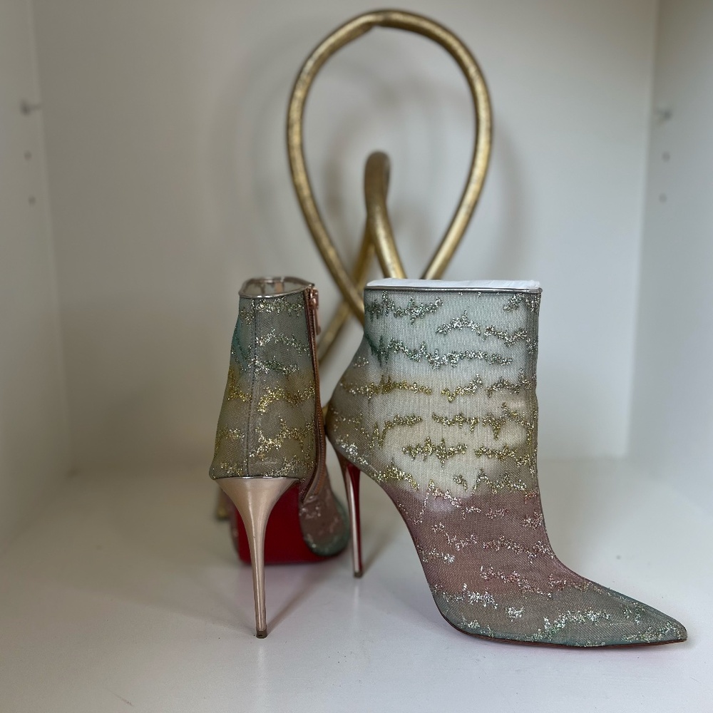 Christian Louboutin So Kate Bootie